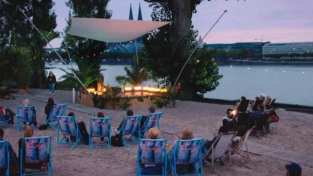 Hazel Brugger - Tropical